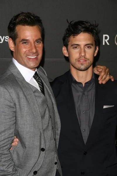 Adrian pasdar en milo ventimiglia op helden aftellen naar de première partij. Edison lounge centrum, los angeles, ca. 09-07-08 — Stockfoto