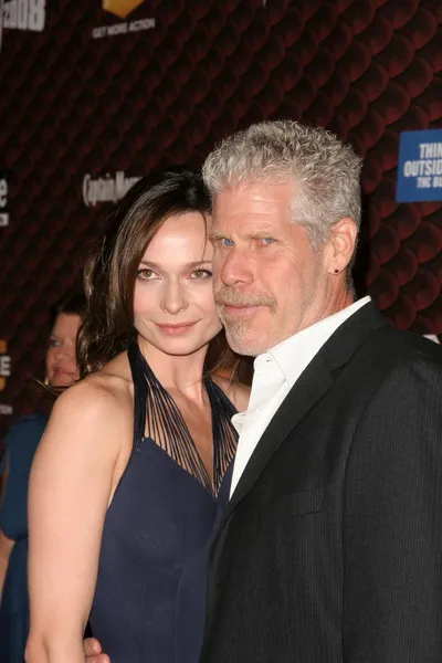 Anna Walton, Ron Perlman — Zdjęcie stockowe