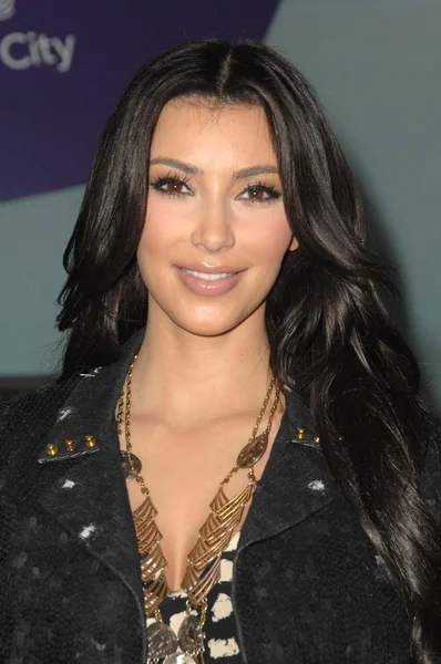 Kim kardashian ein auftritt von ok! Schönheitsredakteurin des Magazins, Westfield culver city, culver city, ca. 09-07-11 — Stockfoto