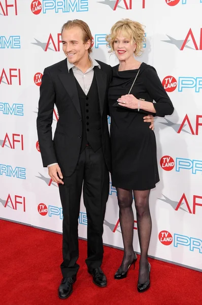 Jesse Johnson și Melanie Griffith la cea de-a 37-a ediție anuală AFI Lifetime Achievement Awards. Sony Pictures Studios, Culver City, CA. 06-11-09 — Fotografie, imagine de stoc