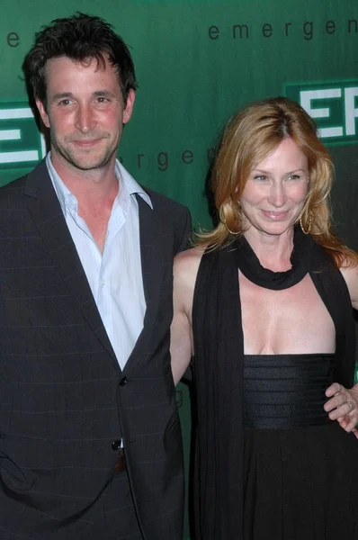 Noah Wyle Tracy Warbin Fiesta Celebrando Final Serie Del Programa — Foto de Stock