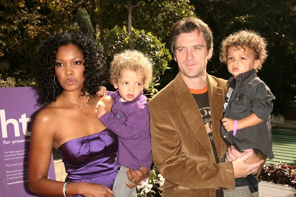 Garcelle Beauvais-Nilon, husband Mike Nilon and sons Jax and Jaid at the March of Dimes Celebration of Babies, Four Seasons Hotel, Los Angeles, CA. 11-07-09 — Stock Photo, Image