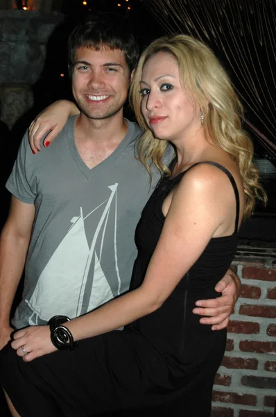 Drew Seeley and Jennifer Leeser — Stock Photo, Image