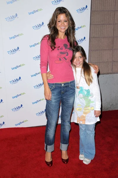 Brooke Burke and daughter Neriah — Stock Photo, Image