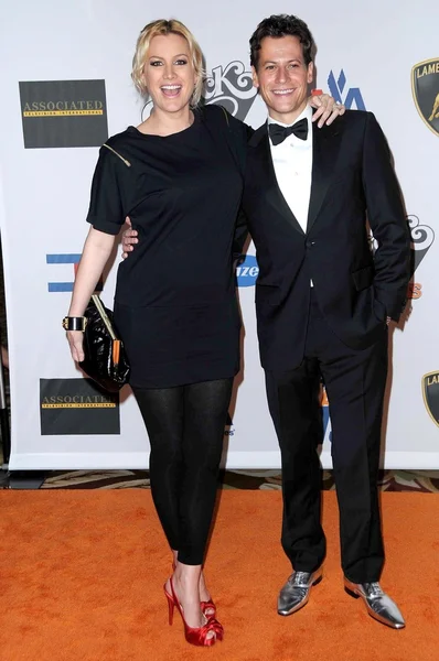 Alice Evans y Ioan Gruffudd en la 16ª Carrera Anual para Borrar MS Gala Rock Para Borrar MS Hyatt Regency Century Plaza, Century City, CA. 05-08-09 — Foto de Stock