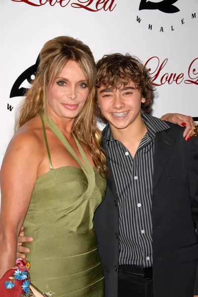 Lesley Panettiere and Jansen Panettiere at a Benefit for The Whaleman Foundation, Beso, Hollywood, CA. 11-15-09 — Zdjęcie stockowe