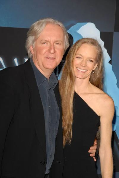 James Cameron e Suzy Amis — Fotografia de Stock