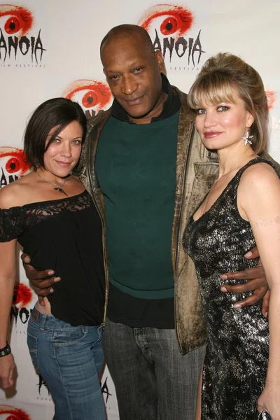 Tiffany Shepis with Tony Todd and Rena Riffel — Stock Photo, Image