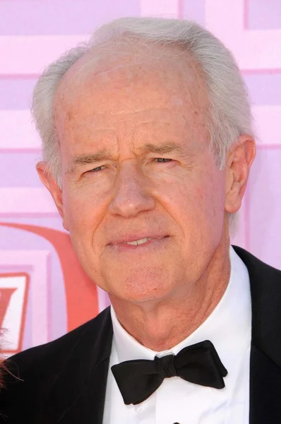 Mike Farrell — Stockfoto