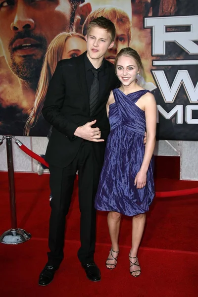 Alexander Ludwig og AnnaSophia Robb på Los Angeles Premiere of Race To Witch Mountain. El Capitan Theatre, Hollywood, CA. 03-11-09 – stockfoto