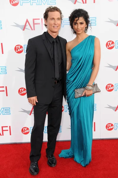 Matthew McConaughey y Camila Alves en los 37º Premios Anuales AFI a la Trayectoria. Sony Pictures Studios, Culver City, CA. 06-11-09 — Foto de Stock