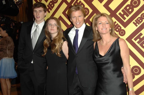 Denis Leary With Ann Lembeck and Family — Stockfoto