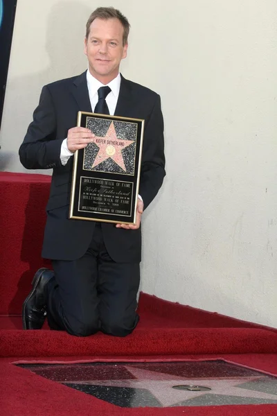 基弗 · 萨瑟兰在基弗萨瑟兰与 2,377th 星上好莱坞走名人堂的颁奖仪式。好莱坞大道，好莱坞，ca.08/12/9 — 图库照片