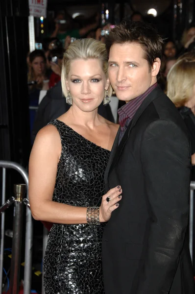 Jennie garth en peter facinelli — Stockfoto