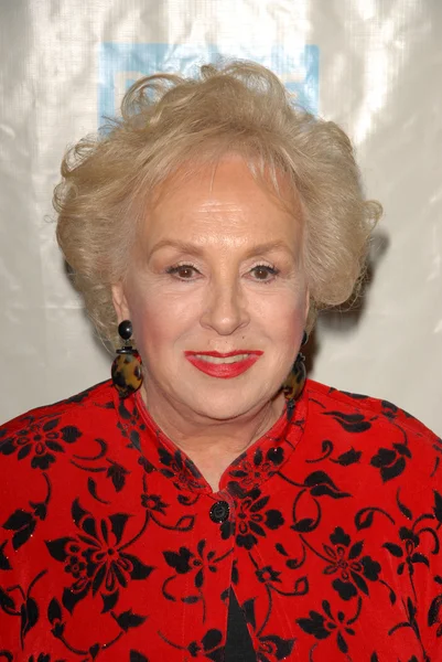 Doris Roberts — Fotografie, imagine de stoc