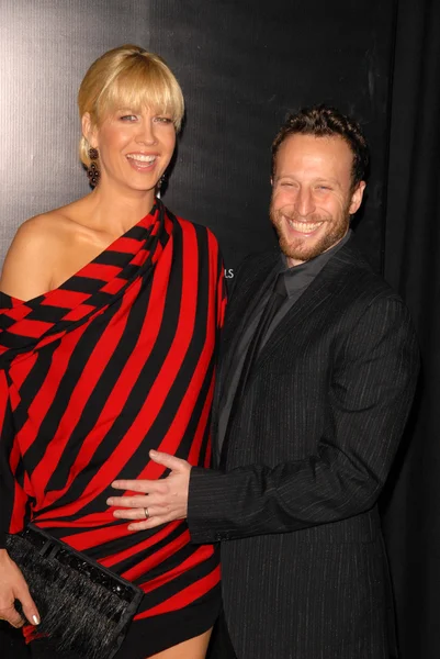 Jenna elfman och bodhi elfman — Stockfoto