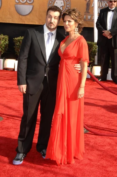 Joey Fatone and Lisa Rinna at the 15th Annual Screen Actors Guild Awards. Shrine Auditorium, Los Angeles, CA. 01-25-09 — 图库照片