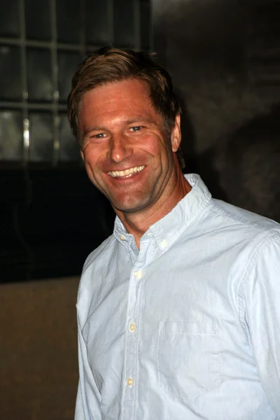 Aaron eckhart op de vanity fair portretten foto's 1913-2008 tentoonstelling openen. LACMA, los angeles, ca. 10-21-08 — Stockfoto