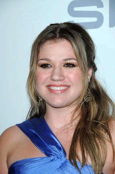 Kelly clarkson på salute ikoner clive davis pre-grammy galan. Beverly hilton hotel, beverly hills, ca. 02-07-09 — Stockfoto