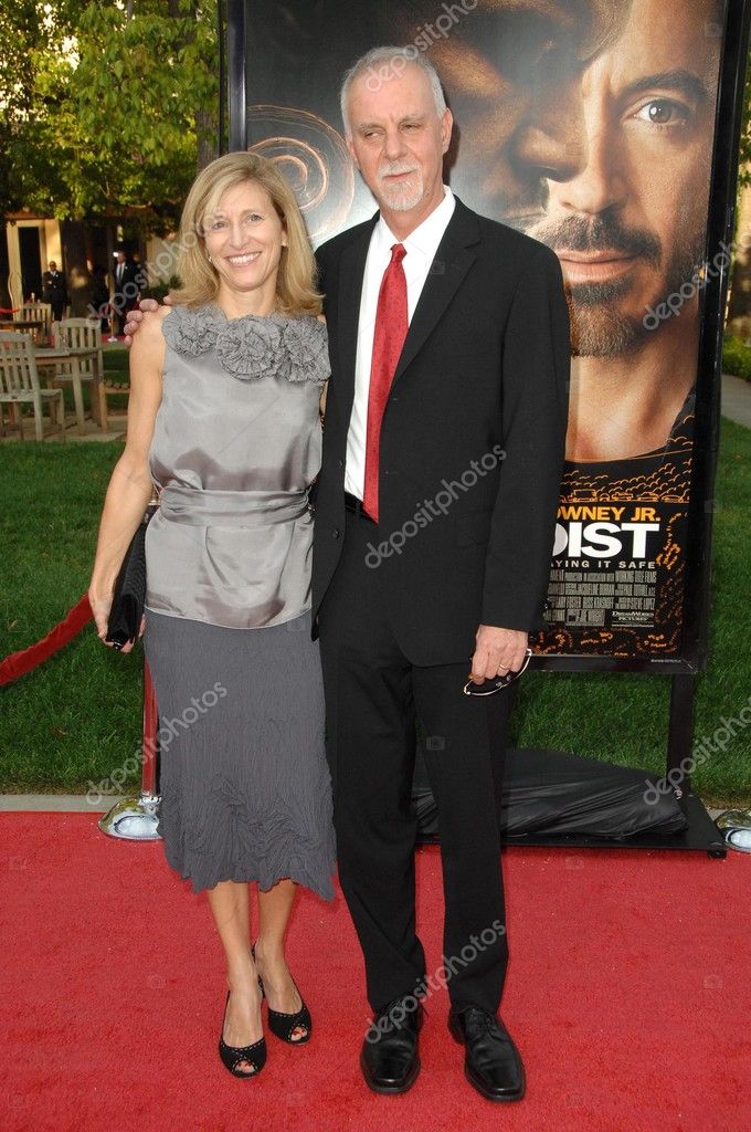 Steve Lopez and wife - The Soloist Premiere at the Paramount