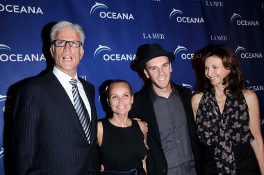 ted Danson ve kristin chenoweth charlie ile mcdowell ve mary steenburgen