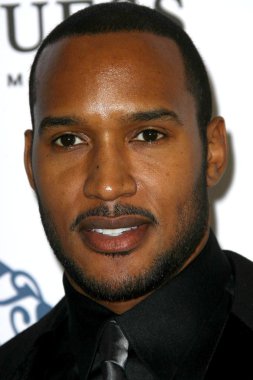 Henry Simmons