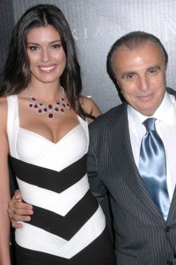 Alice panikian ve edmond avakian kutlama açılış avakian butikten. Avakian beverly hills boutique, beverly hills, ca. 12-04-08