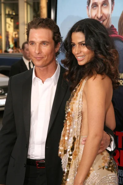 Matthew McConaughey e Camila Alves na estreia mundial de "Fantasmas de Namoradas Passadas". Grauman 's Chinese Theatre, Hollywood, CA. 04-27-09 — Fotografia de Stock