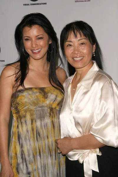 Kelly Hu and Anna Chi at the Los Angeles Asian Pacific Film Festival Screening of 'Dim Sum Funeral'. DGA, Beverly Hills, CA. 05-02-09 — Stock Photo, Image
