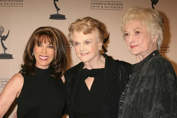 Kate Linder con Angela Lansbury e Bea Arthur all'Academy of Television Arts and Sciences Hall of Fame Ceremony. Beverly Hills Hotel, Beverly Hills, CA. 12-09-08 — Foto Stock