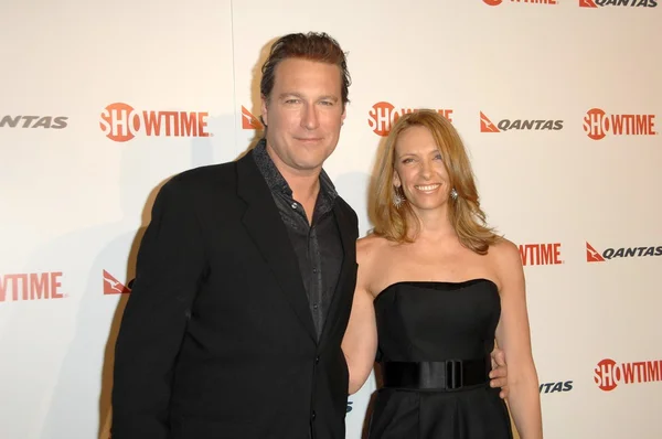 John Corbett and Toni Collette — Stock Photo, Image