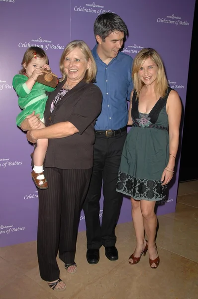 Debbie Martin dengan Keith Christian dan Kellie Martin dan putri mereka Margaret — Stok Foto
