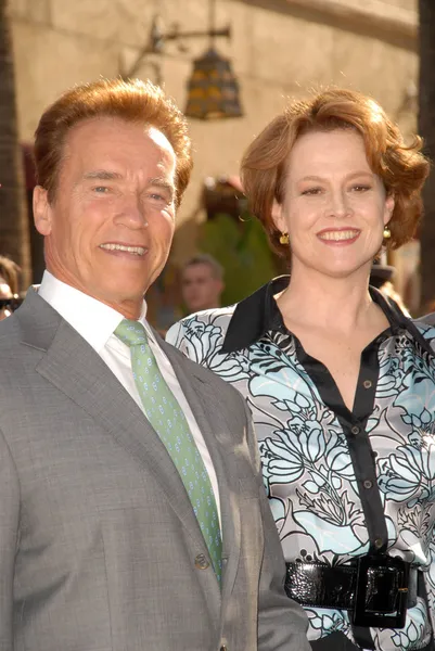 Arnold Schwarzenegger, Sigourney Weaver — Stock Photo, Image