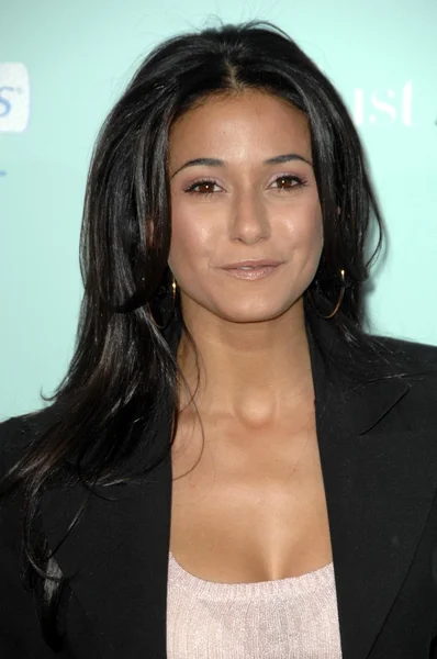 Emmanuelle chriqui bei der Weltpremiere von "He 's just not that into you". grauman 's Chinese Theatre, hollywood, ca. 02-02-09 — Stockfoto