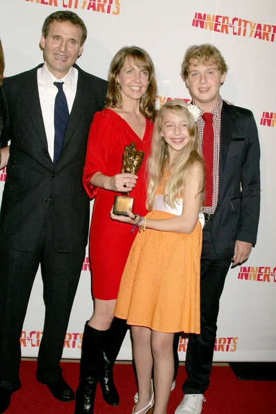 Philip Rosenthal and family at the 20th Anniversary Inner City Arts Imagine Gala and Auction. Beverly Hilton Hotel, Beverly Hills, CA. 10-15-09 — Stock Photo, Image
