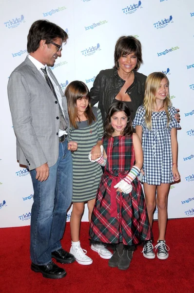 Harry Hamlin with Lisa Rinna and family — Stock Photo, Image