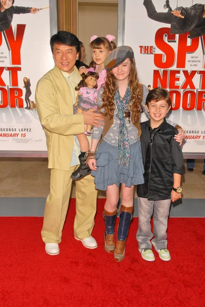 Jackie chan, alina foley och madeline carroll — Stockfoto