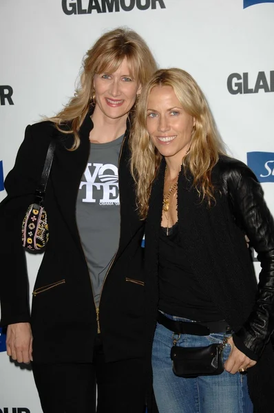 Laura Dern and Sheryl Crow — Stock Photo, Image