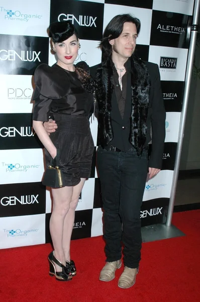 Dita Von Teese e Todd Lynn — Foto Stock