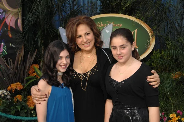 Kathy Najimy and daughter Samia — Stock Photo, Image