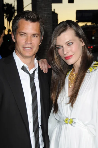 Timothy olyphant i milla jovovich — Zdjęcie stockowe