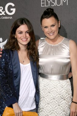 Rachel bilson ve jennifer howell