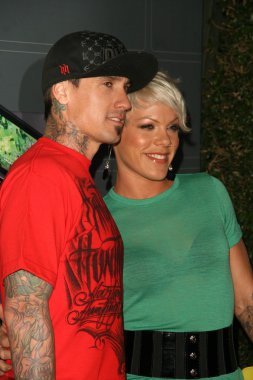 Carey hart ve pembe