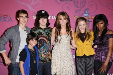 Miley Cyrus and Cast Members of Hannah Montana