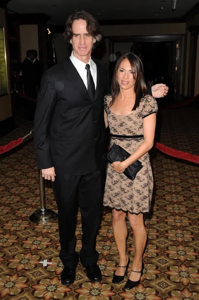 Jay Roach and Susanna Hoffs at the 61st Annual DGA Awards. Hyatt Regency Century Plaza, Los Angeles, CA. 01-31-09 — 图库照片