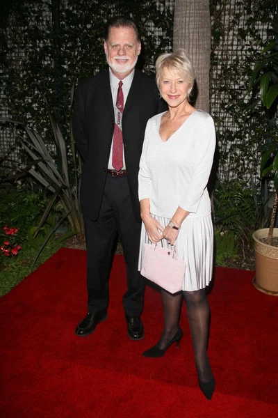 Taylor Hackford y Helen Mirren — Foto de Stock