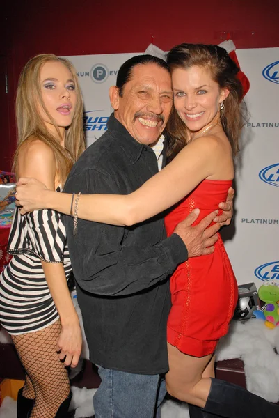 Paula labaredas, danny trejo och alicia arden — Stockfoto