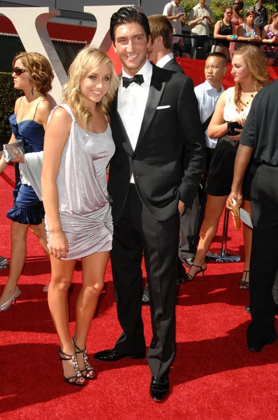 Nastia liukin i evan lysacek w 17 roczne espy awards. Nokia theatre w los angeles, ca. 07-15-09 — Zdjęcie stockowe