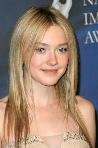 Dakota Fanning w 40 Naacp Image Awards. Sanktuarium Auditorium, Los Angeles, Ca. 02-12-09 — Zdjęcie stockowe