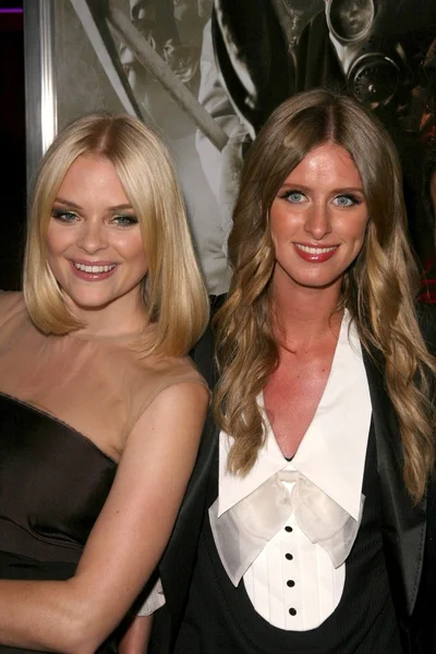 Jaime King and Nicky Hilton — Stock Photo, Image